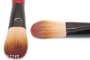 底妝工具該怎么選？干皮適合刷子