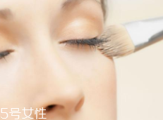 底妝工具該怎么選？干皮適合刷子