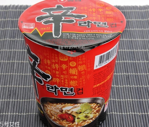 辛拉面多少錢一包？辛拉面價(jià)格有點(diǎn)偏貴