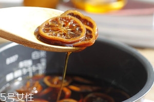 冰糖燉檸檬的功效有哪些？冰糖燉檸檬好處多多