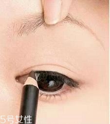 眼線(xiàn)液筆不出水怎么辦？畫(huà)眼線(xiàn)的常見(jiàn)誤區(qū)