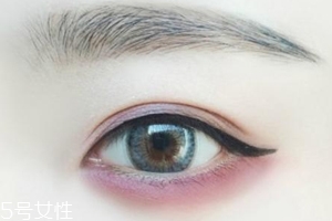 內(nèi)眼線一定要畫嗎？畫好睫毛根部