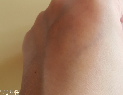 眼部凝膠什么時候用？更加推薦晚上用