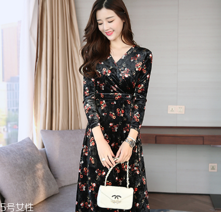 怎么穿衣服有女人味？跟著她學(xué)就對了