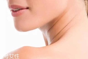 頸紋是怎么產(chǎn)生的？比面部肌膚更加脆弱