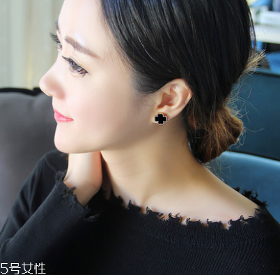 朋克風(fēng)女生穿衣 朋克和冬日更搭！