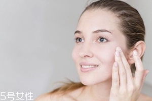 皮膚干燥會(huì)遺傳嗎？只要不是魚鱗病