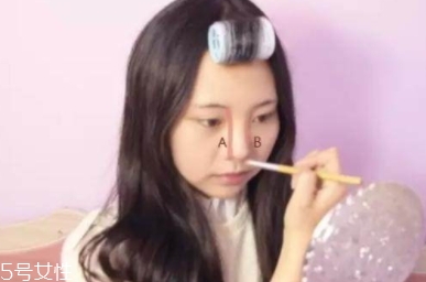 眉筆可以修容嗎？更推薦做鼻影修容