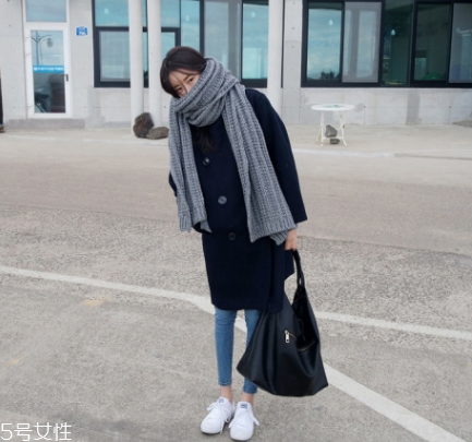 什么顏色的圍巾最百搭？這幾個顏色輕松駕馭