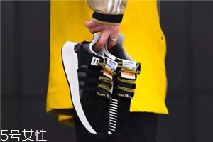 阿迪達(dá)斯有加絨鞋嗎？冬天也能穿的運(yùn)動(dòng)鞋