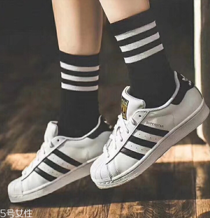 阿迪達(dá)斯有40.5碼嗎？阿迪達(dá)斯鞋碼這樣挑