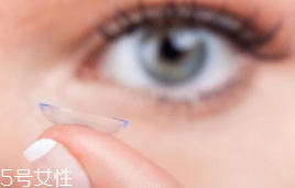 軟性隱形眼鏡人人都能戴嗎？糖友不能戴