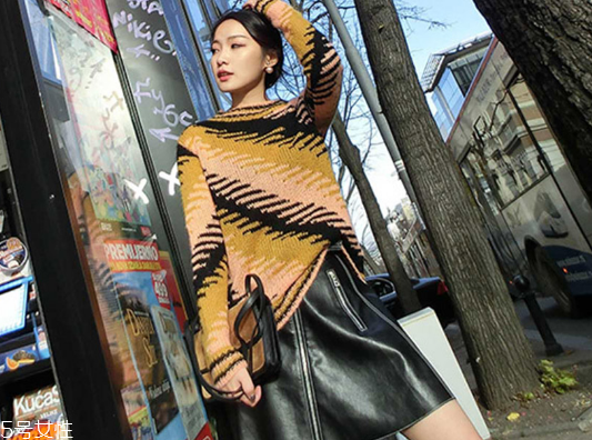 皮裙配什么上衣好看？教你做個(gè)硬糖女孩
