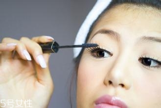 睫毛膏纖長(zhǎng)和濃密哪個(gè)好？適合自己最重要