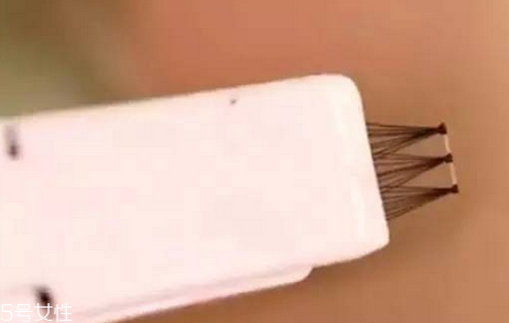 睫毛訂書機(jī)是什么？這十款睫毛膏讓你輕松放大雙眼