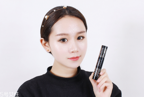 睫毛膏能帶上飛機(jī)嗎？睫毛膏需要單獨(dú)卸妝