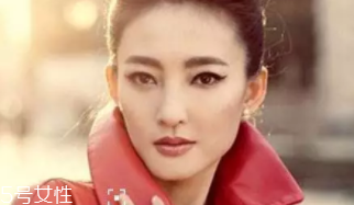 鵝蛋臉適合什么妝容？不適合濃妝