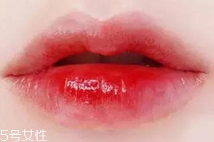 化妝新手怎么化唇妝？咬唇妝自然日常