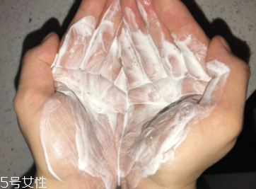 LA MER潔面泡沫為什么泡沫不多？要注意使用手法