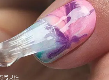漸變指甲怎么配色？溫暖配色教程