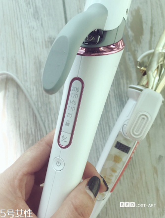 小泉成器陶瓷卷發(fā)棒好用嗎？好用的發(fā)型工具卷發(fā)棒