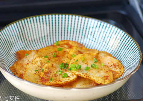 烤箱烤土豆片要多長(zhǎng)時(shí)間 烤箱烤土豆片技巧 烤箱烤土豆片要多長(zhǎng)時(shí)間 烤箱烤土豆片技巧