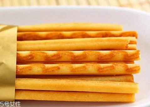 烤箱烤薯?xiàng)l溫度和時(shí)間 烤箱烤薯?xiàng)l的技巧 烤箱烤薯?xiàng)l溫度和時(shí)間 烤箱烤薯?xiàng)l的技巧