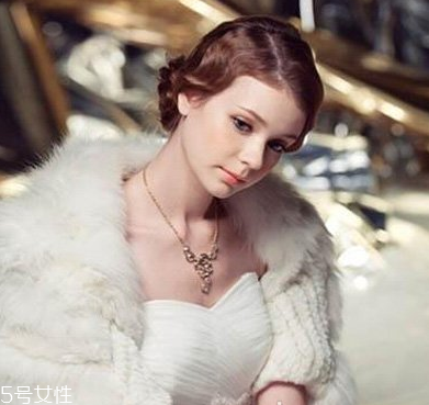 短發(fā)怎么做新娘造型？編發(fā)好看又簡單
