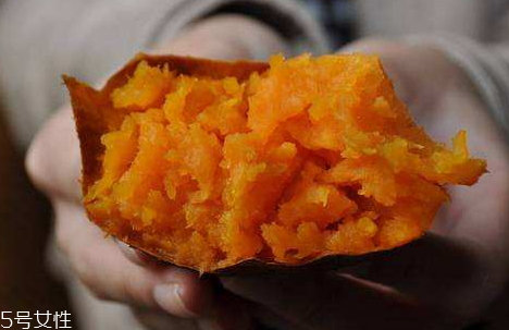 微波爐烤紅薯幾分鐘 微波爐烤紅薯技巧 微波爐烤紅薯幾分鐘 微波爐烤紅薯技巧