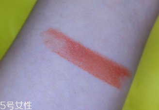 冬天護(hù)膚用霜還是乳？6款適合冬天用的護(hù)膚品推薦