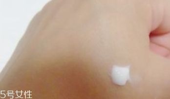 紀梵希水漾活妍面霜好用嗎？冰淇淋質地的面霜評測