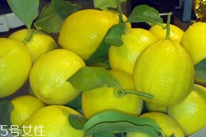 檸檬精油能加在哪些護(hù)膚品中？少量添加都可以