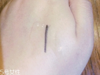 紀(jì)梵希眼線筆好用嗎？防水不暈染的紀(jì)梵希眼線筆
