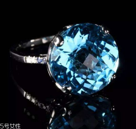 托帕石價(jià)格多少錢一克？明星最愛的托帕石