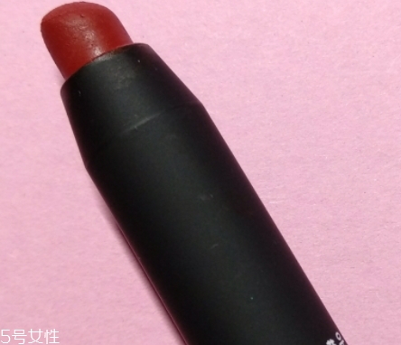 唇釉和染唇液的區(qū)別 你更看好哪個？