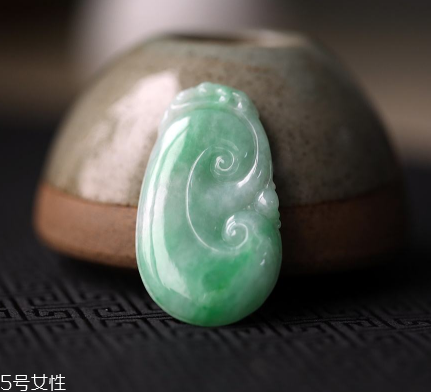 翡翠a貨是什么意思？千萬別誤解了