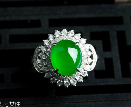 翡翠冰種和糯種哪個(gè)好？原來有這么大的區(qū)別