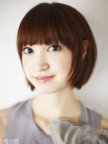 女生發(fā)質(zhì)軟適合什么發(fā)型？胖圓臉顯瘦發(fā)型參考