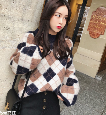 毛衣買小了怎樣能變大？跟著小編這樣做