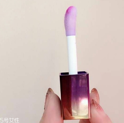 唇蜜怎么涂？一步一步打造嘟嘟唇