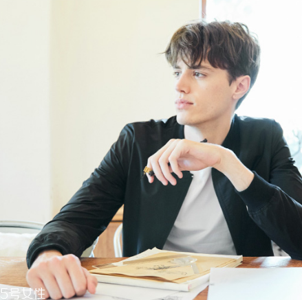 男士夾克什么款式好看？寒冬也能溫暖玩腔調(diào)