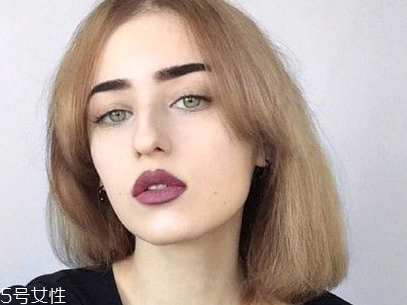 短頭發(fā)染什么顏色好看洋氣顯白？短發(fā)這樣弄好看又大方