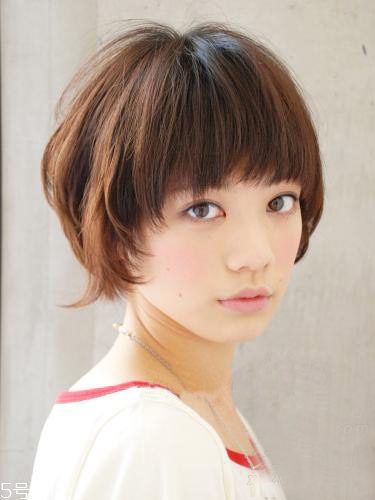 女生發(fā)質(zhì)軟適合什么發(fā)型？胖圓臉顯瘦發(fā)型參考