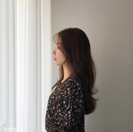 女生發(fā)質(zhì)軟適合什么發(fā)型？胖圓臉顯瘦發(fā)型參考