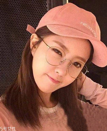 齊肩發(fā)怎么燙好看？女生發(fā)型設(shè)計與臉形搭配