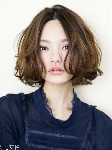 女生發(fā)質(zhì)軟適合什么發(fā)型？胖圓臉顯瘦發(fā)型參考