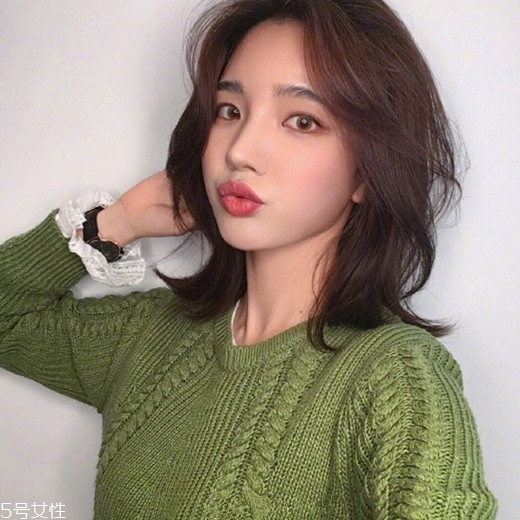 齊肩發(fā)怎么燙好看？女生發(fā)型設(shè)計與臉形搭配