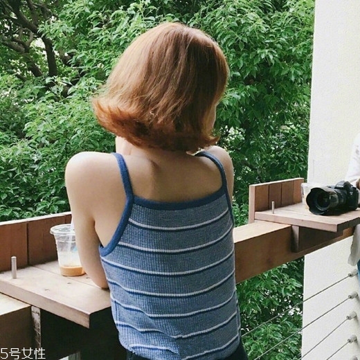 齊肩發(fā)怎么燙好看？女生發(fā)型設(shè)計與臉形搭配