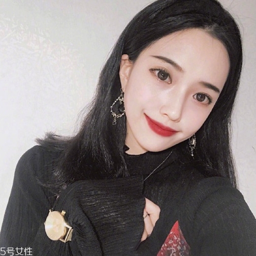齊肩發(fā)怎么燙好看？女生發(fā)型設(shè)計與臉形搭配