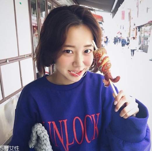 女生發(fā)質(zhì)軟適合什么發(fā)型？胖圓臉顯瘦發(fā)型參考